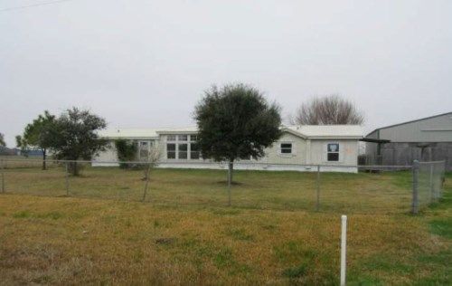 913 County Road 224, Angleton, TX 77515