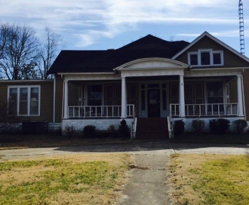 209 W Main St, Greenfield, TN 38230