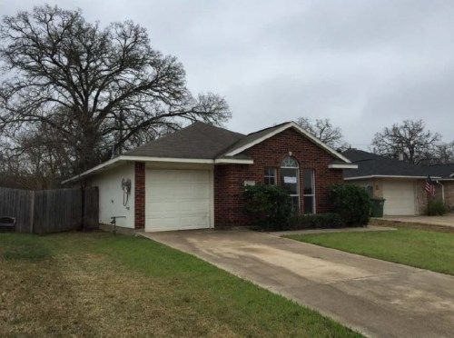 3302 Augusta Dr, Bryan, TX 77803