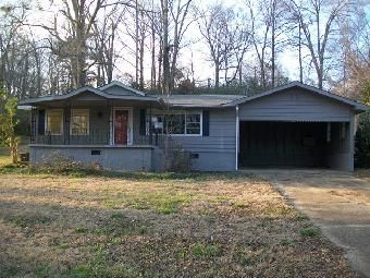 1057 Greenmor Dr, Bessemer, AL 35022