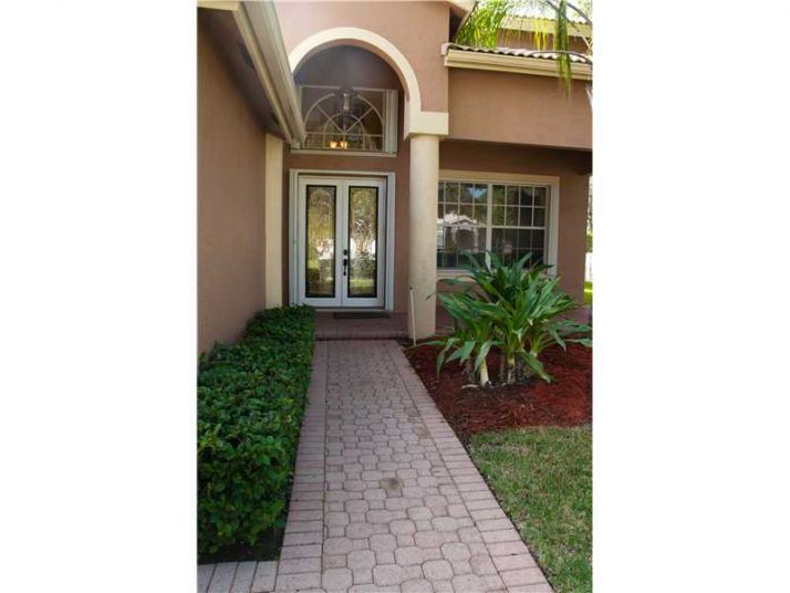 270 SW 167 AV, Hollywood, FL 33027