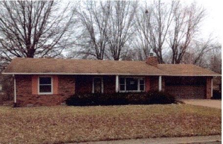 42 Duke Dr, Maryville, IL 62062