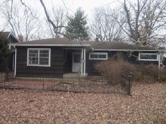 1932 S 30th St, Terre Haute, IN 47803