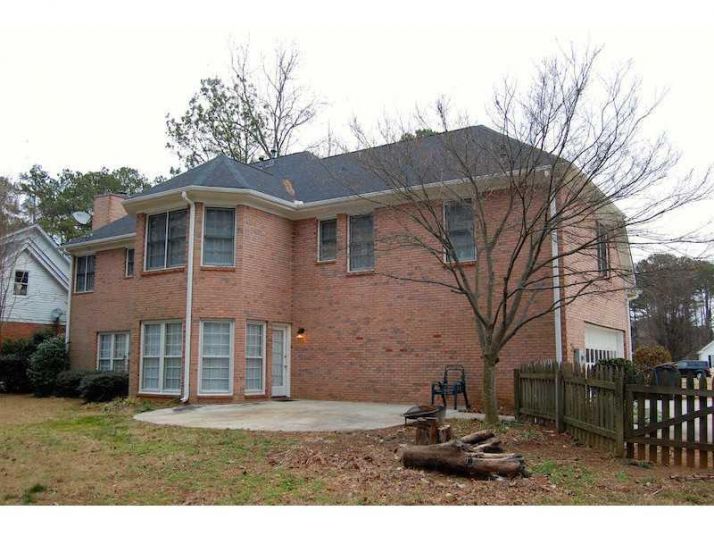 211 Three Oaks Drive, Lawrenceville, GA 30046