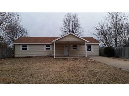 607 Rider Dr, Nowata, OK 74048