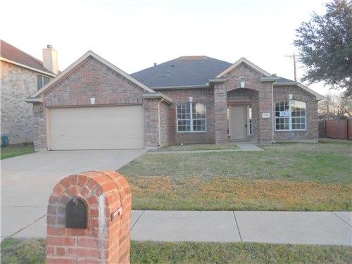 1800 Walnut Hills Ln, Mansfield, TX 76063