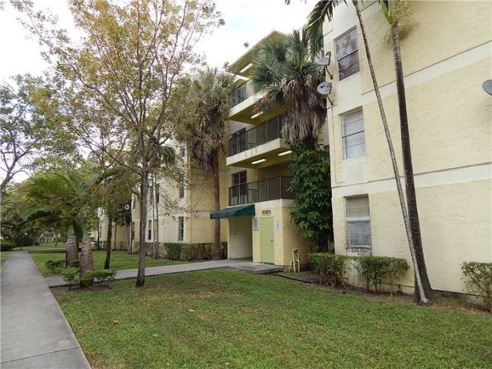 1875 W 56 ST # 302, Hialeah, FL 33012