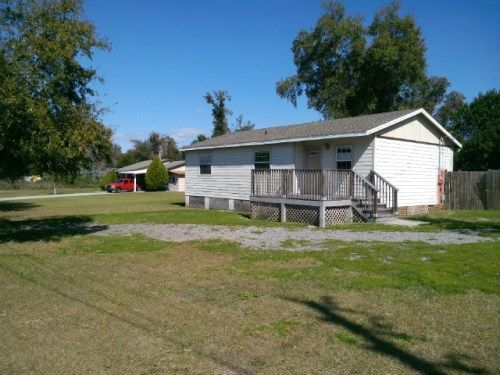 401 E New Hampshire Ave, Deland, FL 32724