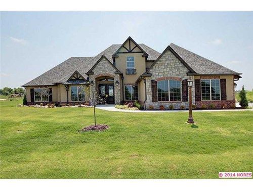 6302 Twin Creeks Drive, Owasso, OK 74055