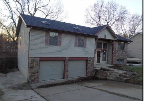 308 Valley Drive, Lansing, KS 66043