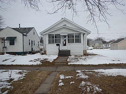 1048 H Ave NW, Cedar Rapids, IA 52405