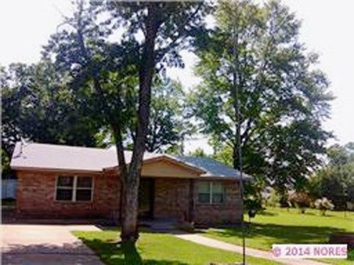 1301 S Oak Street, Bristow, OK 74010
