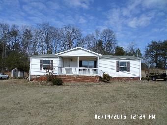 112 Hayes Dr, King, NC 27021