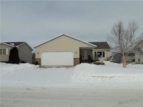 907 8th St NW, Kasson, MN 55944