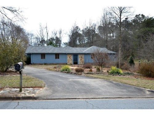 220 Saddle Horn Cir, Roswell, GA 30076