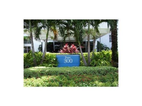 3600 MYSTIC POINTE DR # 913, Miami, FL 33180