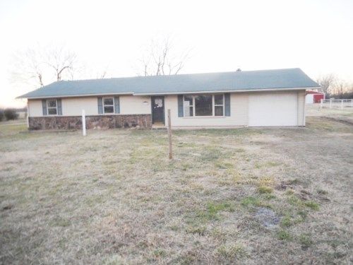 12217 S Robin Rd, Gentry, AR 72734