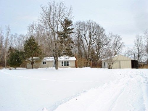 1175 E Mannsiding Rd, Harrison, MI 48625