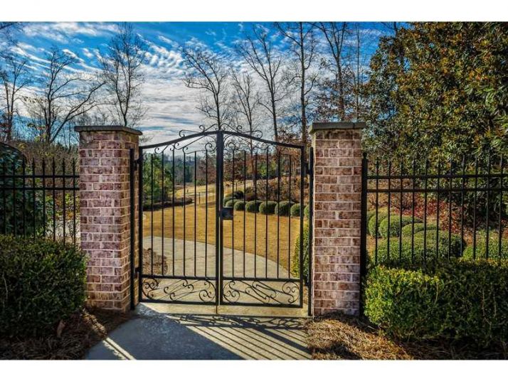 9060 Coventry Pointe, Suwanee, GA 30024