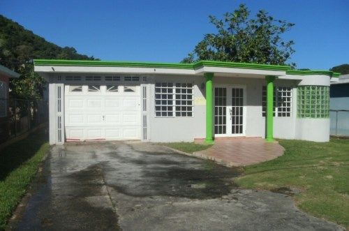 #77 Alturas De Yanes I Dalia St, Florida, PR 00650