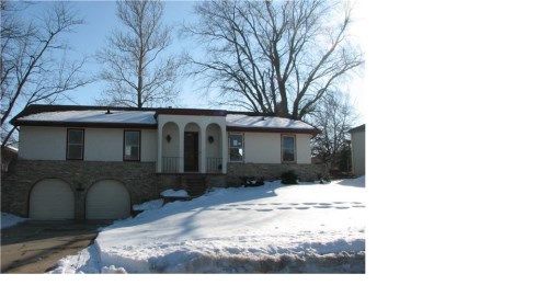 303 Friendly Dr, Marshalltown, IA 50158