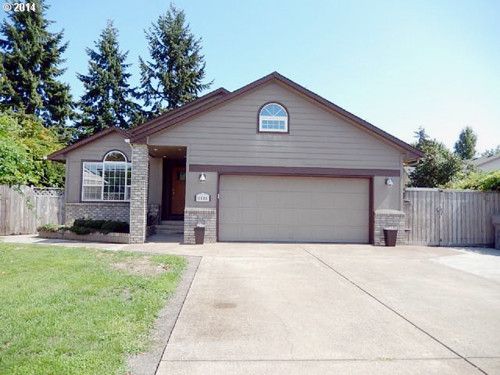 1508 W 13TH AVE, Junction City, OR 97448