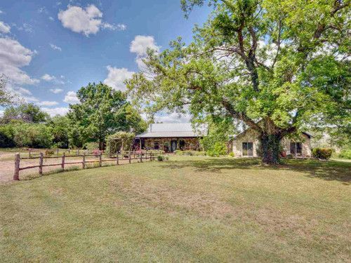 915 CR 404, Spicewood, TX 78669