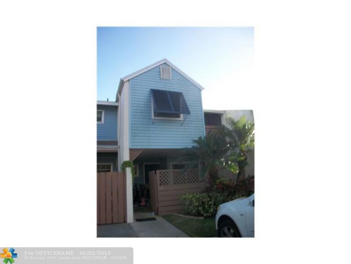 4828 S HEMINGWAY CIR, Pompano Beach, FL 33063