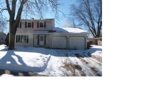 1119 Green Valley Dr, Waukesha, WI 53189
