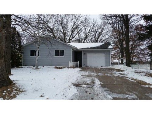 39486 Oak Ridge Dr, North Branch, MN 55056