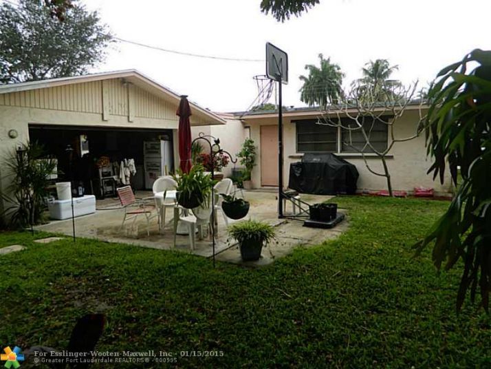 5845 NW 24TH CT, Pompano Beach, FL 33063