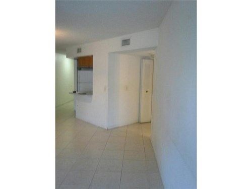 8353 Lake Dr # 106, Miami, FL 33166