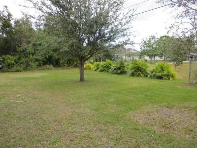 2285 SW Plymouth St, Port Saint Lucie, FL 34953