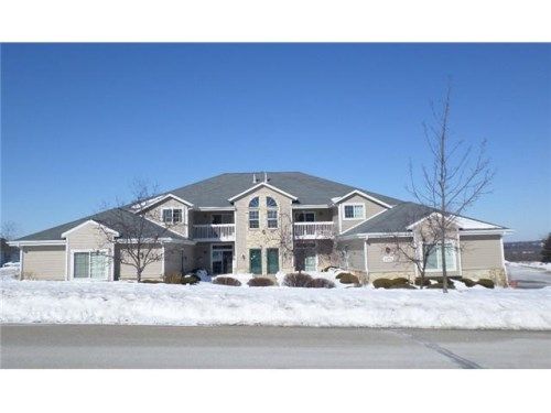 1030 River Place Blvd #2, Waukesha, WI 53189