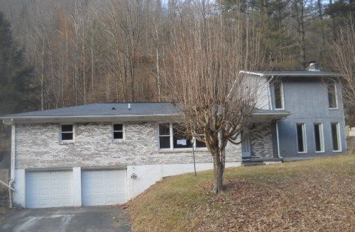 355 Bear Hole Rd, Pineville, WV 24874