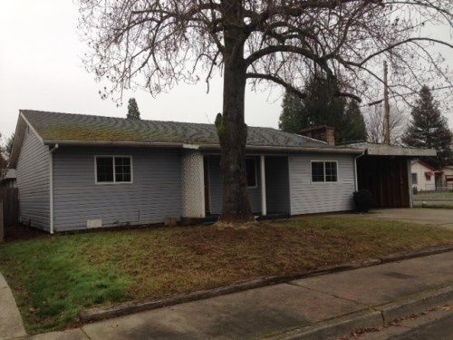 615 SW Alder St, Grants Pass, OR 97526