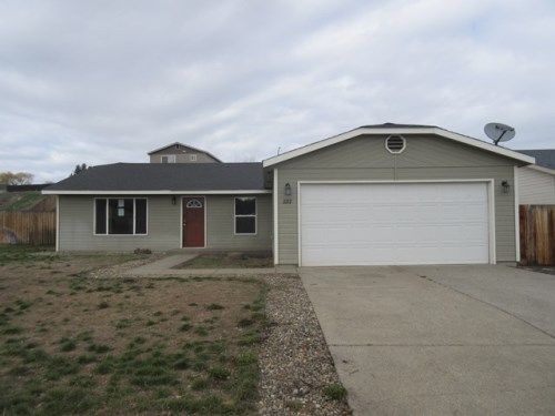 2212 S 67th Ave, Yakima, WA 98903