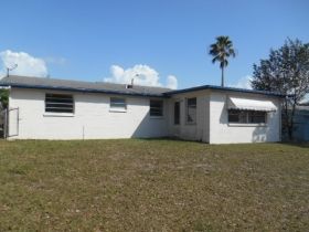 9835 Rainbow Ln, Port Richey, FL 34668