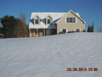 225 Zimmer Ct, Wind Gap, PA 18091