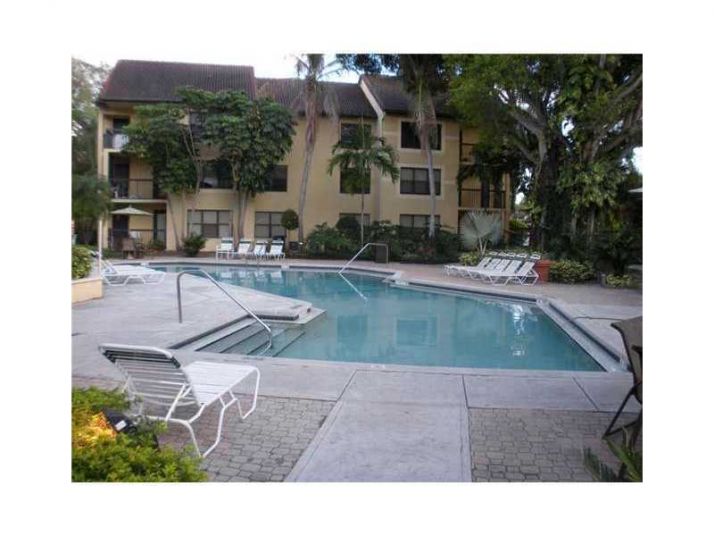 4361 W MCNAB RD # 14, Pompano Beach, FL 33069