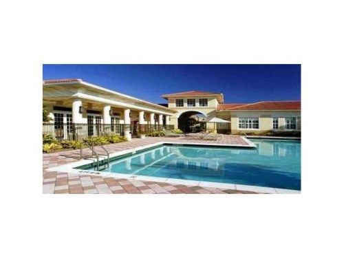 2496 CENTERGATE DR # 104, Hollywood, FL 33023