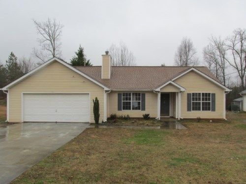 32 Canterbury Dr, Grantville, GA 30220
