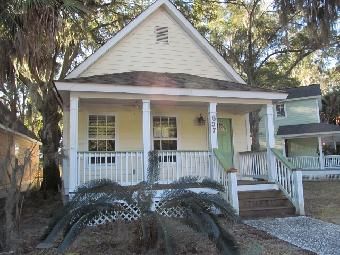 637 16th St, Port Royal, SC 29935