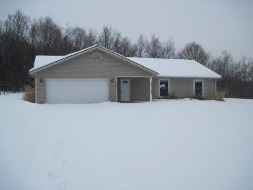 10240 Whippoorwill Rd, Newton Falls, OH 44444