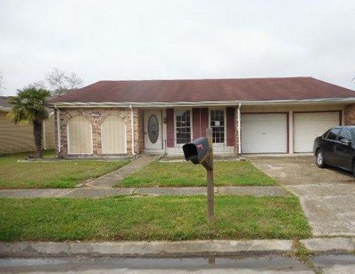 3804 Deercreek Ln, Harvey, LA 70058