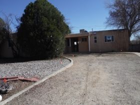 7722 Haines Ave NE, Albuquerque, NM 87110