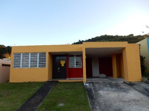 404 Urb. Borinquen Valley, Caguas, PR 00725