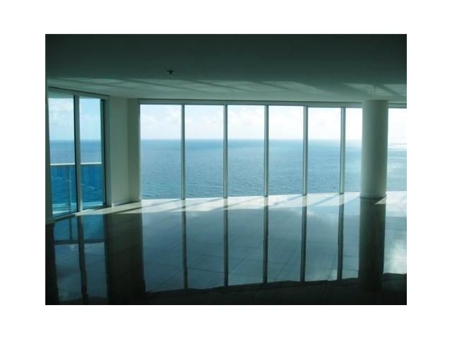 2711 S OCEAN DR # 3102, Hollywood, FL 33024