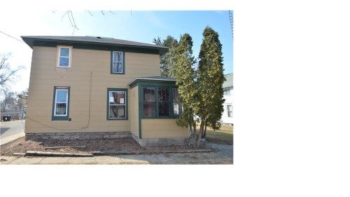 107 Sanborn St, Pardeeville, WI 53954