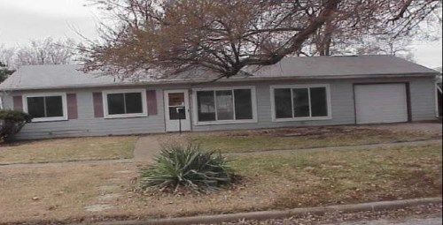 514 E 2nd Ave, Garnett, KS 66032